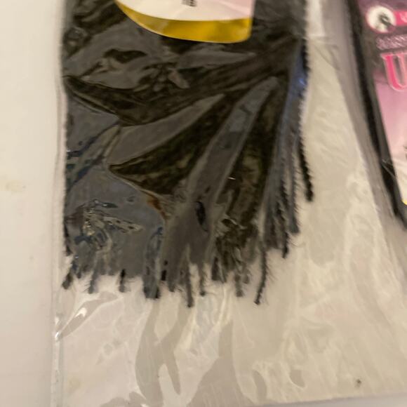 Amy Santiago twist braid 10 inch Color number 1B. New 2 packs - Picture 4 of 6